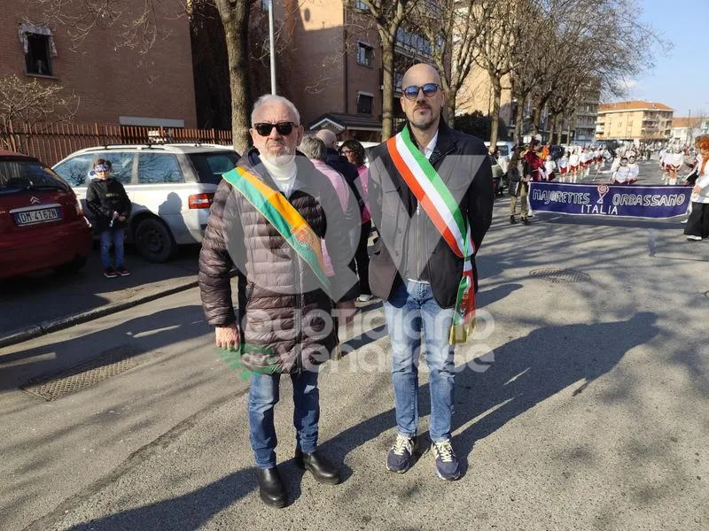 VENARIA - Carri, musica, bugie, cioccolata e tanta allegria: ecco il «Real Carnevale Venariese» - FOTO E VIDEO