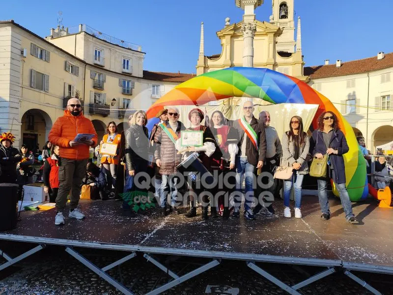 VENARIA - Carri, musica, bugie, cioccolata e tanta allegria: ecco il «Real Carnevale Venariese» - FOTO E VIDEO