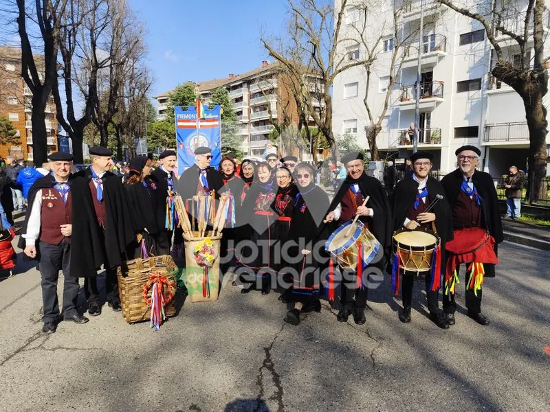 VENARIA - Carri, musica, bugie, cioccolata e tanta allegria: ecco il «Real Carnevale Venariese» - FOTO E VIDEO