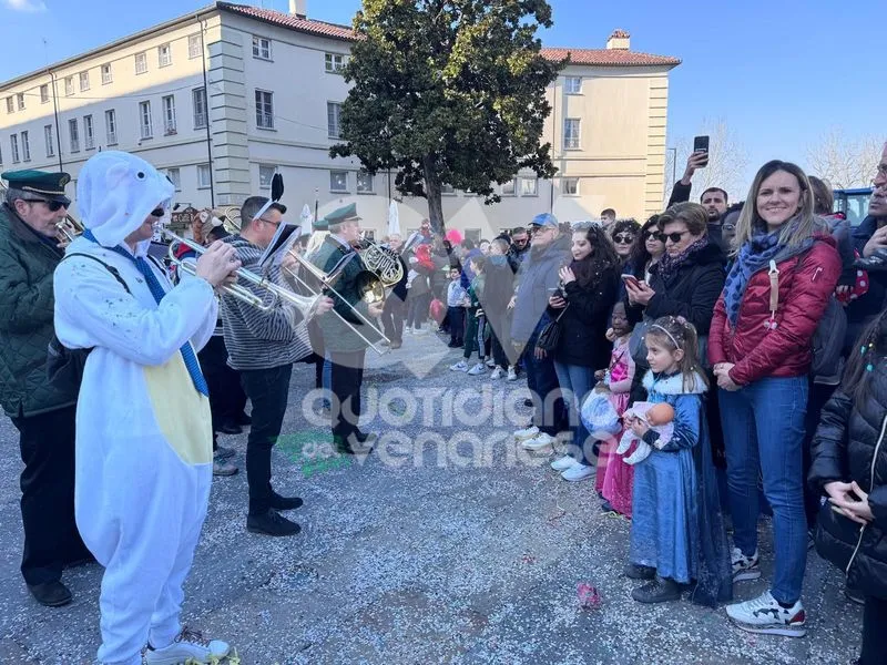 VENARIA - Carri, musica, bugie, cioccolata e tanta allegria: ecco il «Real Carnevale Venariese» - FOTO E VIDEO