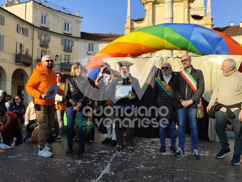 VENARIA - Carri, musica, bugie, cioccolata e tanta allegria: ecco il «Real Carnevale Venariese» - FOTO E VIDEO