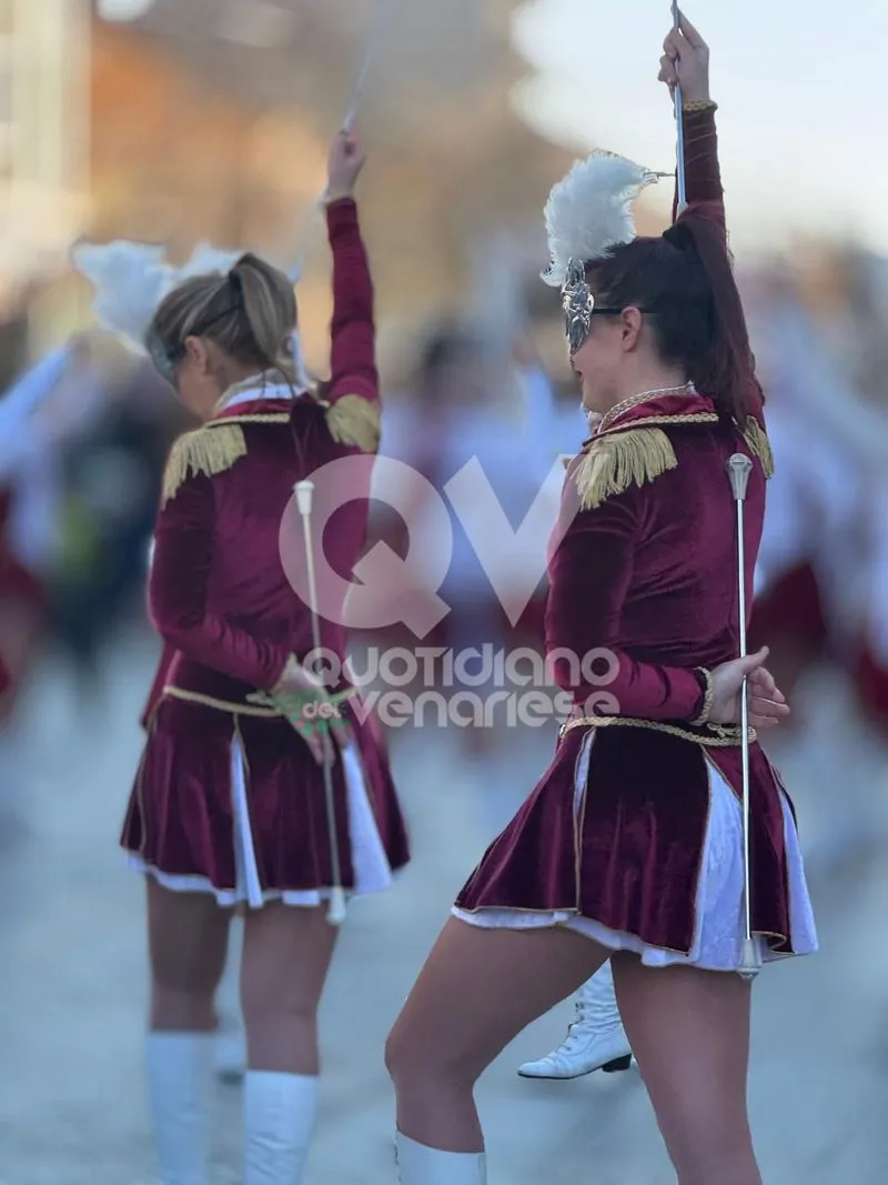 VENARIA - Carri, musica, bugie, cioccolata e tanta allegria: ecco il «Real Carnevale Venariese» - FOTO E VIDEO