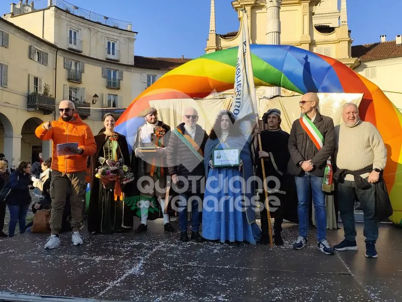 VENARIA - Carri, musica, bugie, cioccolata e tanta allegria: ecco il «Real Carnevale Venariese» - FOTO E VIDEO