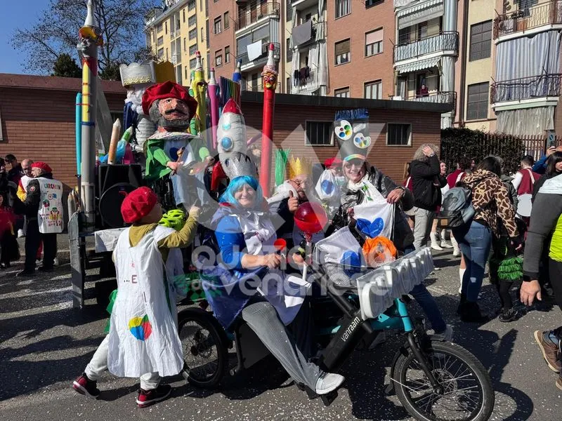 VENARIA - Carri, musica, bugie, cioccolata e tanta allegria: ecco il «Real Carnevale Venariese» - FOTO E VIDEO