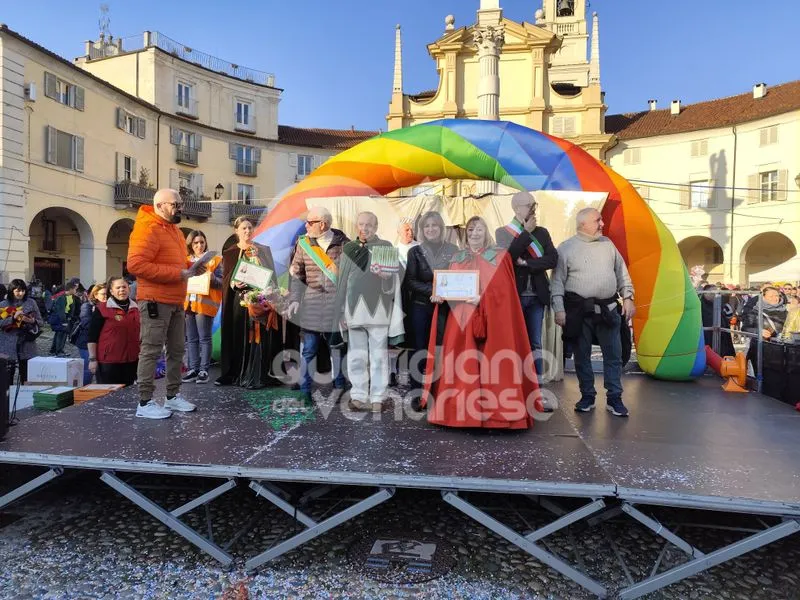 VENARIA - Carri, musica, bugie, cioccolata e tanta allegria: ecco il «Real Carnevale Venariese» - FOTO E VIDEO