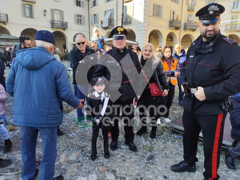 VENARIA - Carri, musica, bugie, cioccolata e tanta allegria: ecco il «Real Carnevale Venariese» - FOTO E VIDEO