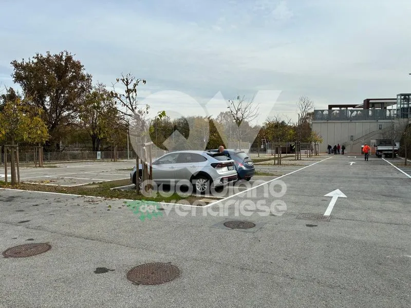 VENARIA - Riapre al pubblico il parcheggio del «Movicentro» - FOTO
