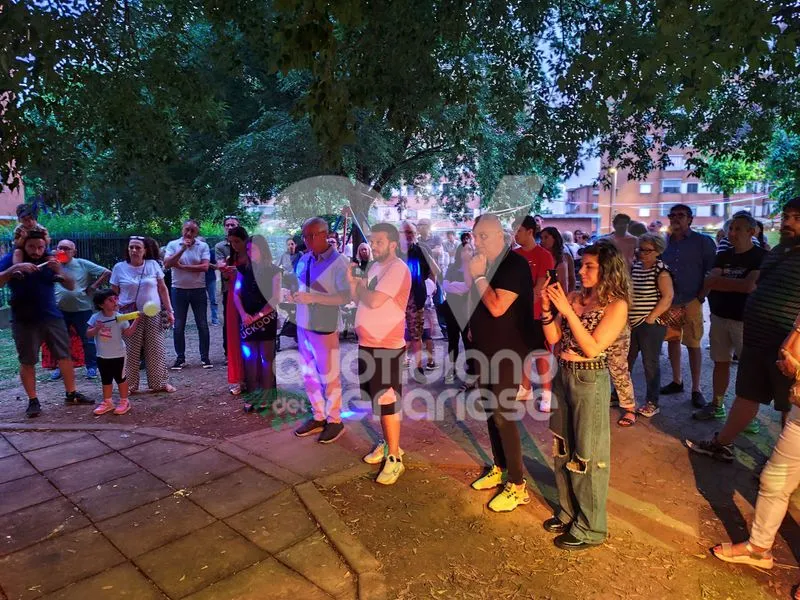 VENARIA - Torna a risplendere il giardino privato «Delle tre rotonde»: merito dei tanti residenti - FOTO