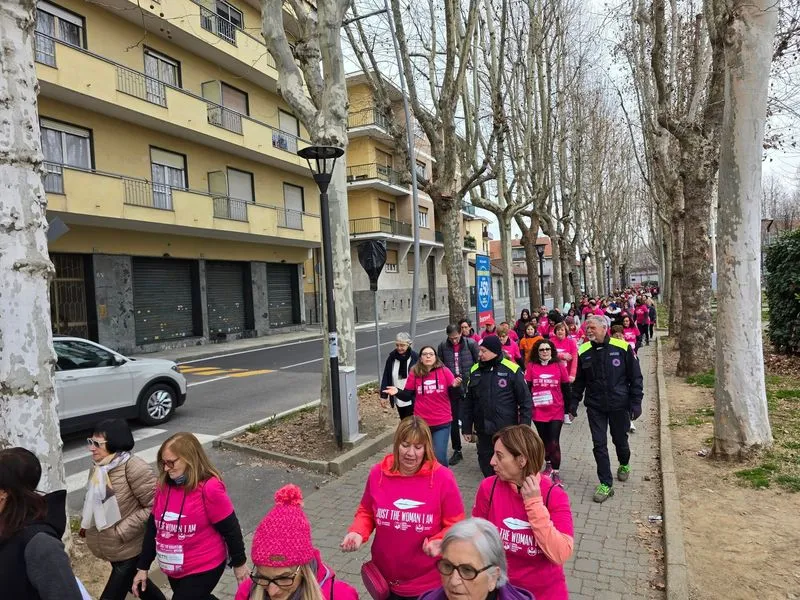 JUST THE WOMAN I AM - Una «marea rosa» a Venaria, Rivoli, Val della Torre, Caselle, Grugliasco, Borgaro, Cafasse e Pianezza - FOTO