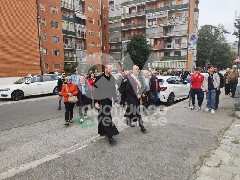 VENARIA - Grande festa con il Vescovo per don Enrico Griffa, nuovo parroco di Santa Gianna e San Paolo - FOTO