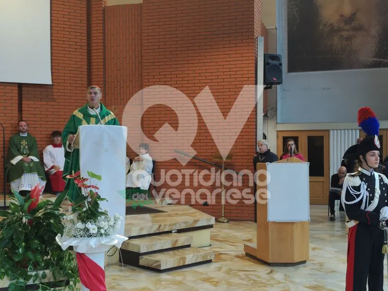 VENARIA - Grande festa con il Vescovo per don Enrico Griffa, nuovo parroco di Santa Gianna e San Paolo - FOTO