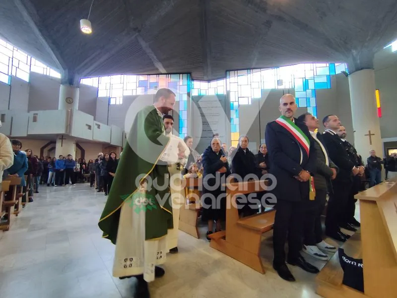 VENARIA - Grande festa con il Vescovo per don Enrico Griffa, nuovo parroco di Santa Gianna e San Paolo - FOTO