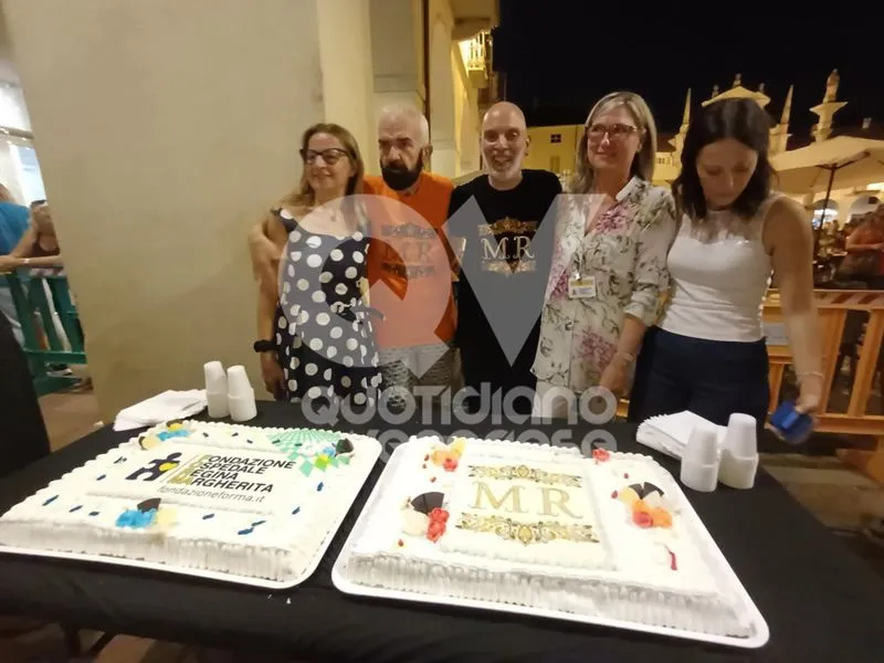 VENARIA - Una sfilata di moda speciale, tra solidarietà per il Regina Margherita e un omaggio a Raffaella Carrà - FOTO