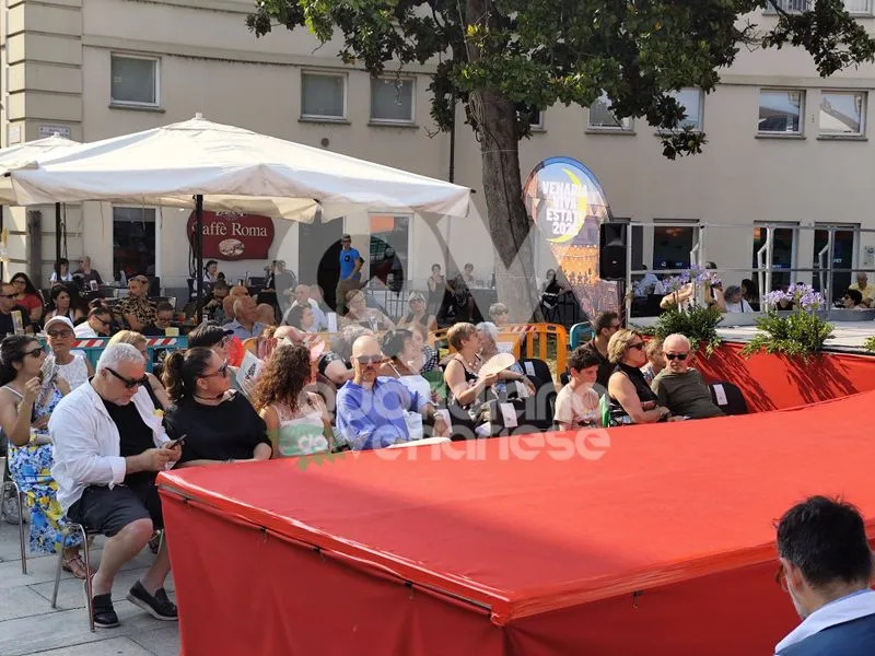 VENARIA - Una sfilata di moda speciale, tra solidarietà per il Regina Margherita e un omaggio a Raffaella Carrà - FOTO