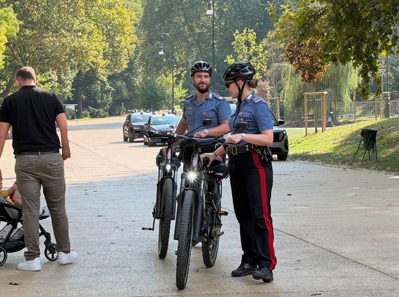VENARIA - Sicurezza: i Carabinieri in giro sulle «e-bike» per presidiare aree verdi, parchi, percorsi e ciclabili - FOTO