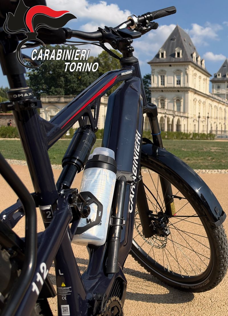 VENARIA - Sicurezza: i Carabinieri in giro sulle «e-bike» per presidiare aree verdi, parchi, percorsi e ciclabili - FOTO
