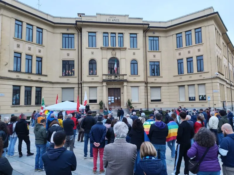 VENARIA - Oltre un centinaio di persone per gridare «stop» alla guerra e «si» alla pace a Gaza - FOTO