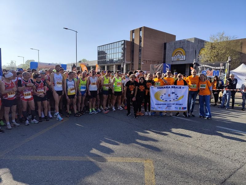 VENARIA - Domenica di grande atletica in Città con la «StraVenaria» e la «21 Reale»