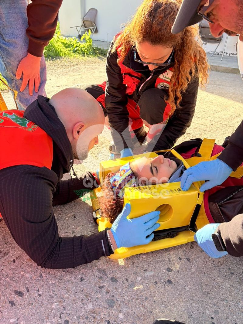 VENARIA - Un'ora assieme ai volontari della Croce Verde a imparare nozioni di primo soccorso: successo per l'Open Day di Anpas - FOTO