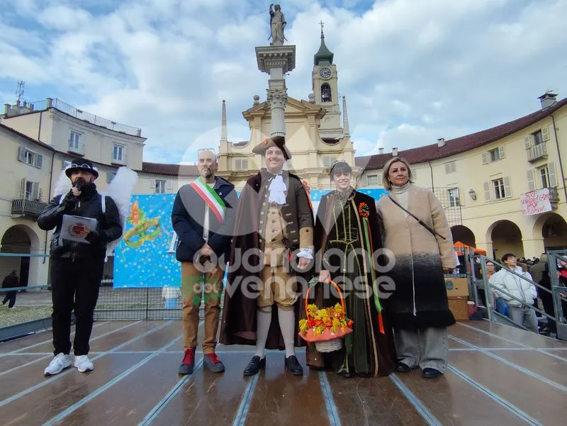 VENARIA - Colori, allegria, dolci, coriandoli e musica: il successo del 48esimo «Real Carnevale Venariese» - FOTO