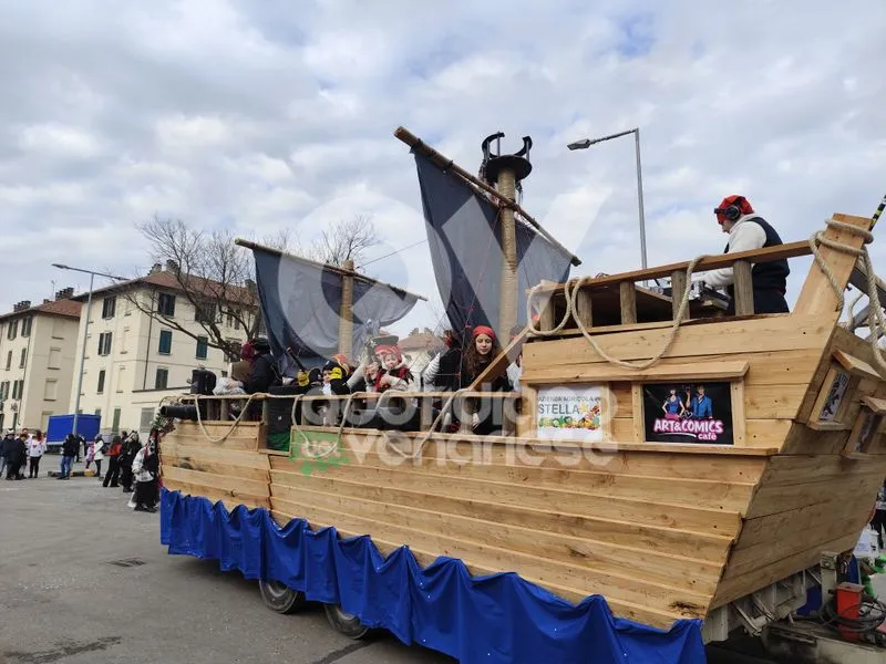 VENARIA - Colori, allegria, dolci, coriandoli e musica: il successo del 48esimo «Real Carnevale Venariese» - FOTO