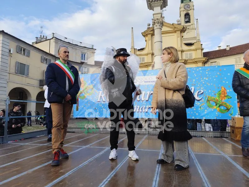 VENARIA - Colori, allegria, dolci, coriandoli e musica: il successo del 48esimo «Real Carnevale Venariese» - FOTO