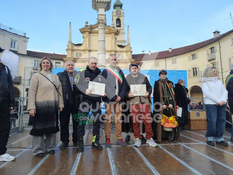VENARIA - Colori, allegria, dolci, coriandoli e musica: il successo del 48esimo «Real Carnevale Venariese» - FOTO