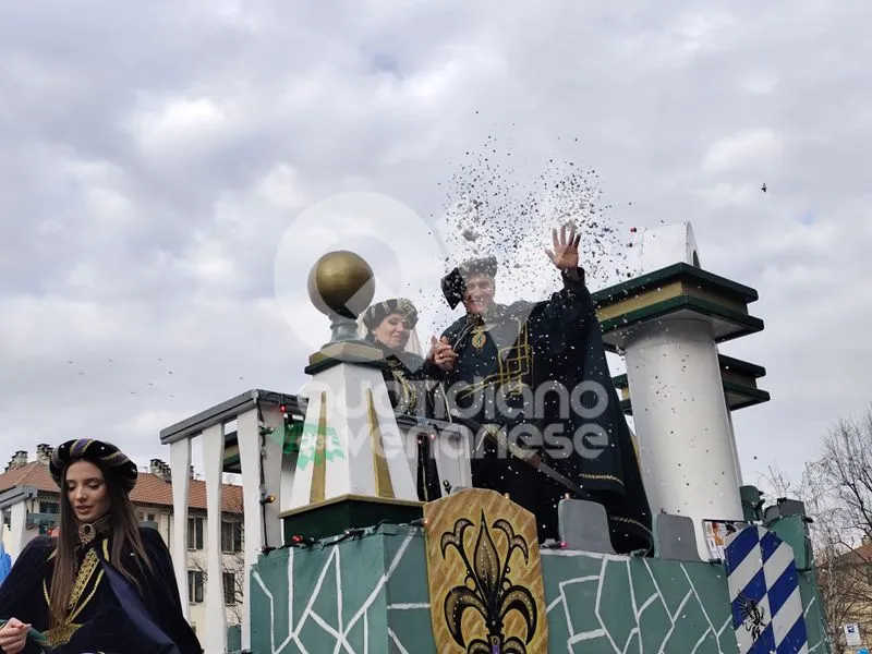 VENARIA - Colori, allegria, dolci, coriandoli e musica: il successo del 48esimo «Real Carnevale Venariese» - FOTO