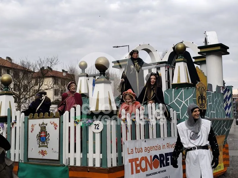 VENARIA - Colori, allegria, dolci, coriandoli e musica: il successo del 48esimo «Real Carnevale Venariese» - FOTO