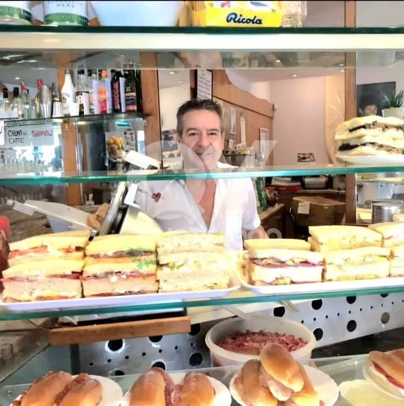 TORINO-VENARIA IN LUTTO Per la morte di Giuseppe Trianni, «Il Re del Panino», titolare del «Bar Ste.Pi.»