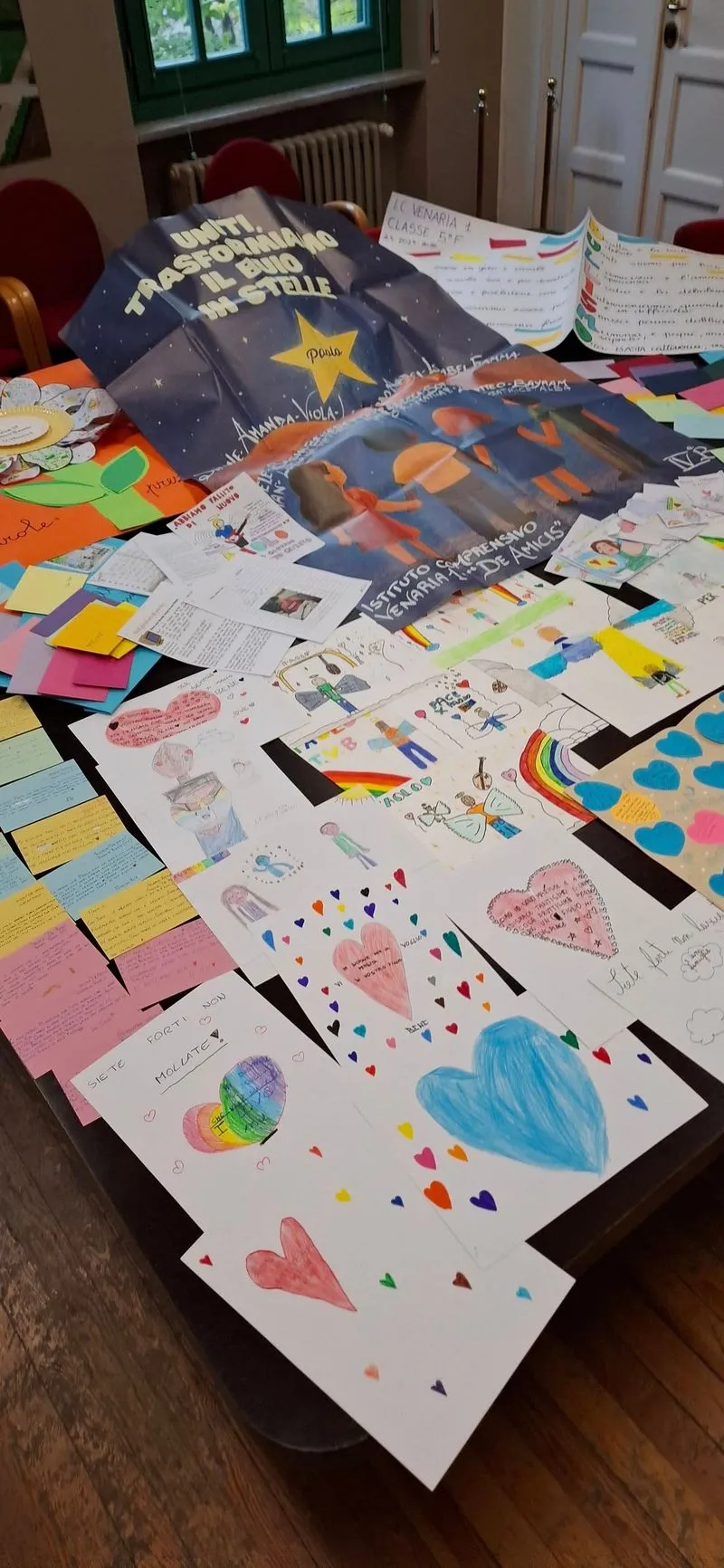 VENARIA - «Un pensiero per Paolo»: gli studenti venariesi uniti contro il bullismo nel ricordo di Paolo Mendico - FOTO