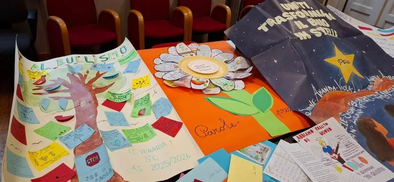 VENARIA - «Un pensiero per Paolo»: gli studenti venariesi uniti contro il bullismo nel ricordo di Paolo Mendico - FOTO