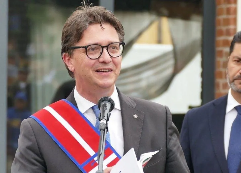 VILLASTELLONE - Il presidente Nicco è in ritardo, ma la Sagra della patata viene inaugurata lo stesso: è polemica