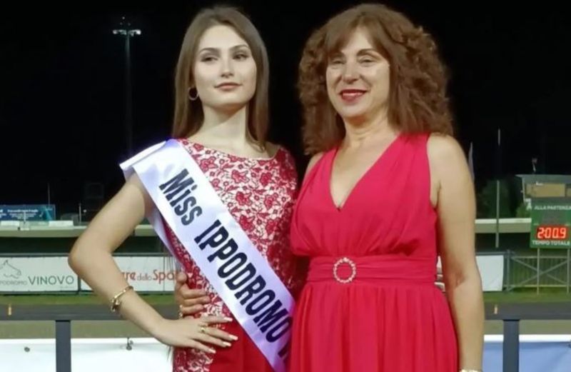 VINOVO - Eliza Harsan è la nuova Miss Ippodromo