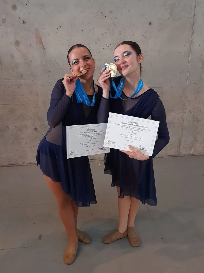 VINOVO - Francesca Piccione e Alice D'Ignazio sono campionesse mondiali nel twirling corps - FOTO