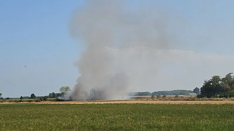 VOLVERA - Incendio nell'ex discarica, il Comune invita i cittadini a tenere chiuse le finestre di casa